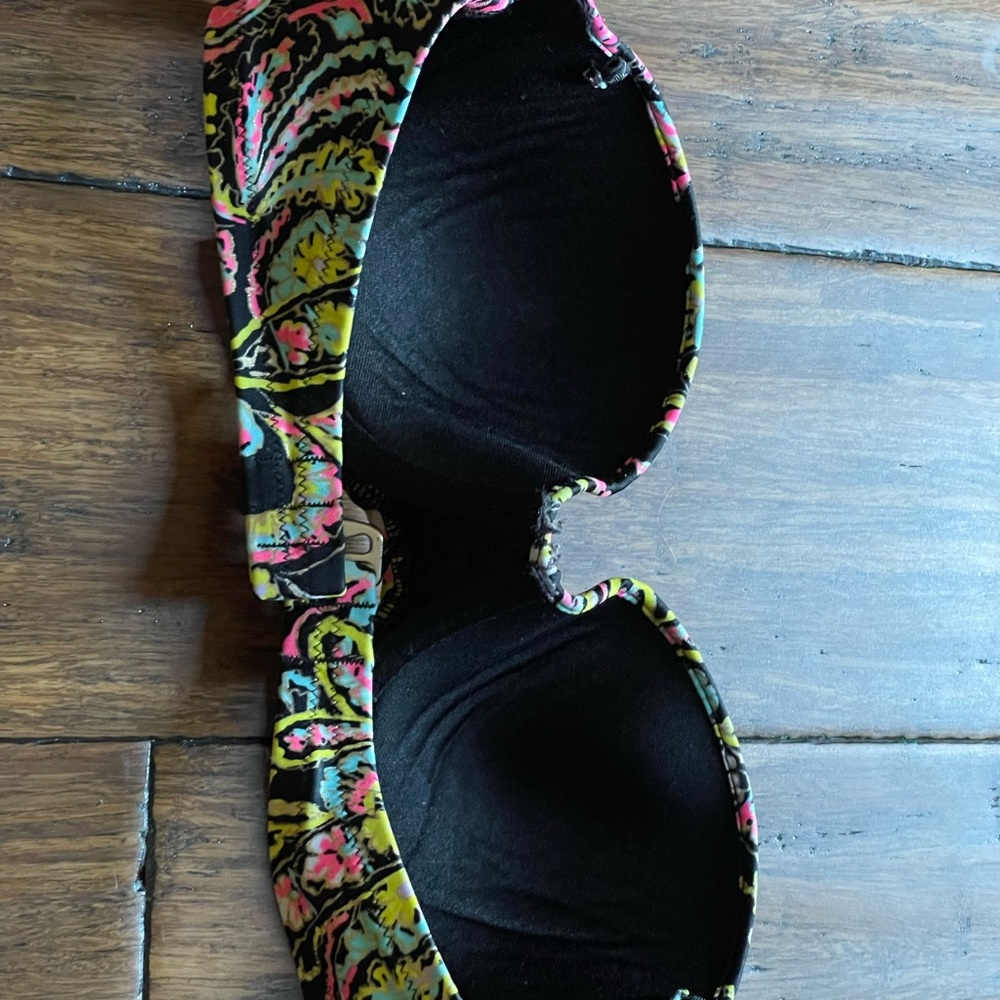 Cute Victoria’s Secret swim too size 34b - Picture 2 of 3